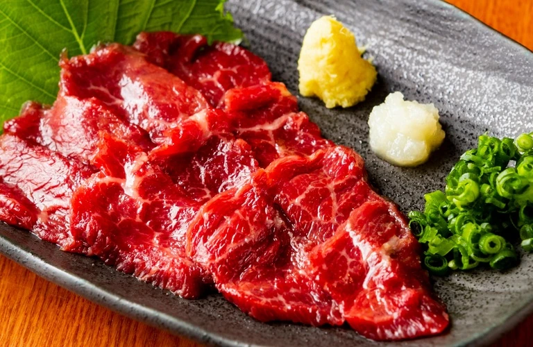 馬刺しを満喫 | 熊本県宇土市の居酒屋なら居酒屋跳ね馬